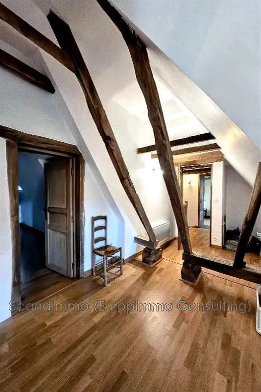 Maison - 212 m² - 8 pièces