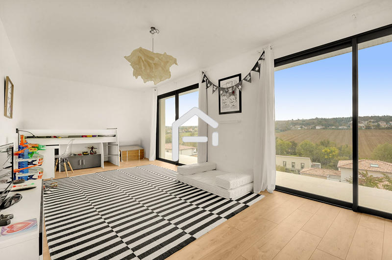 Maison - 160 m² - 4 pièces