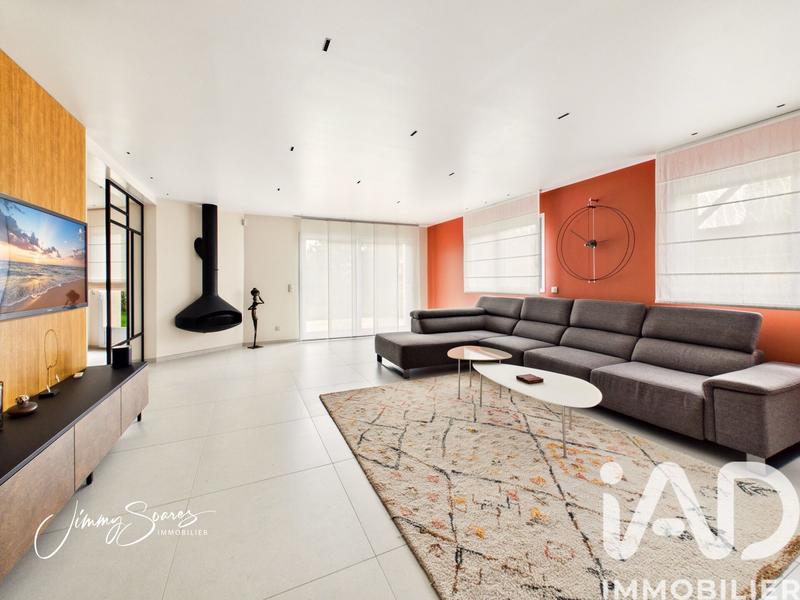 Maison - 190 m² - 8 pièces