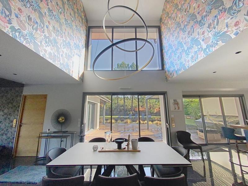 Propriété - 205 m² - 6 pièces