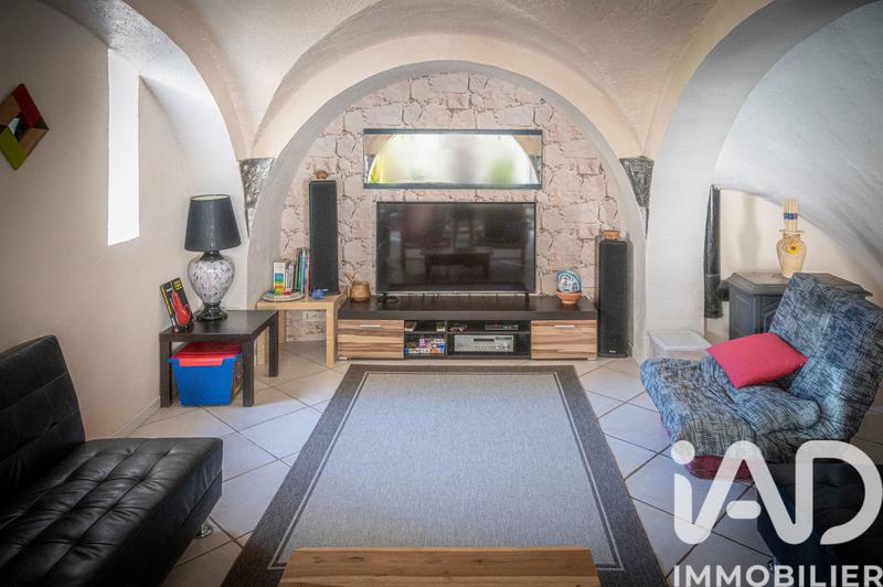 Maison - 185 m² - 8 pièces