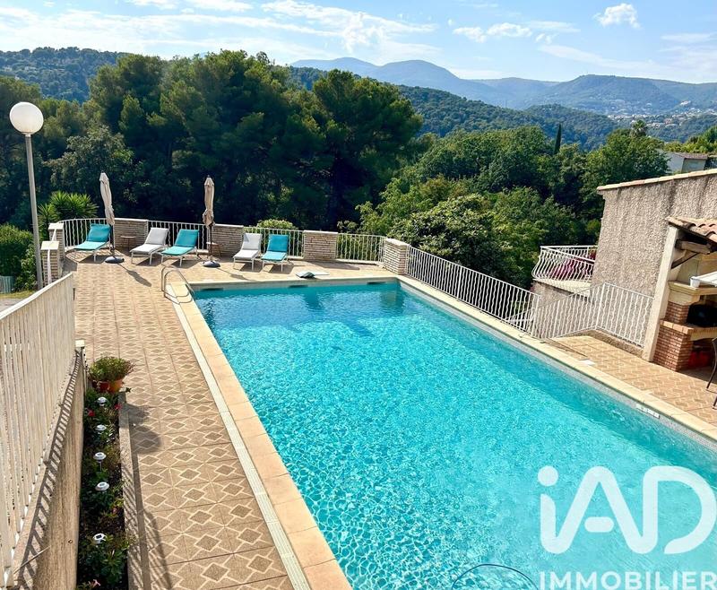 Maison - 360 m² - 12 pièces