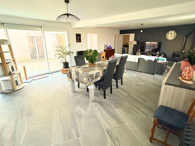 Maison - 350 m² - 10 pièces