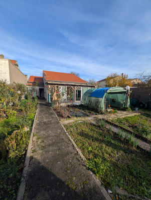 Maison - 90 m² - 5 pièces