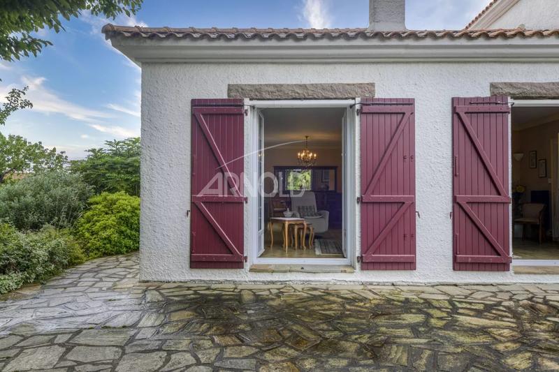 Maison - 207 m² - 7 pièces