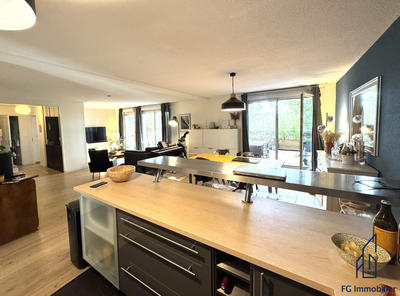 Appartement - 102 m² - 4 pièces