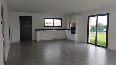 Maison - 96 m² - 4 pièces