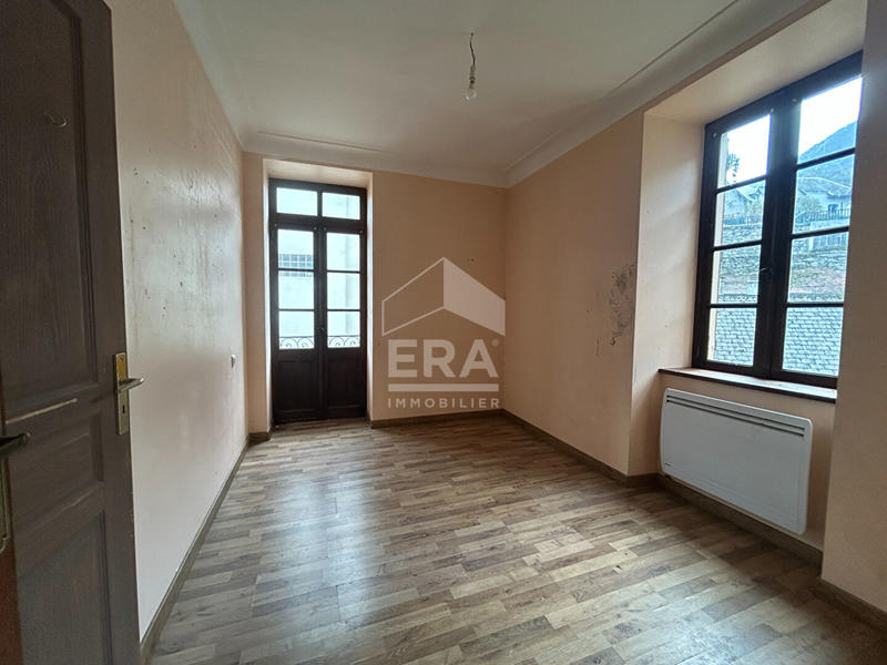 Maison - 172 m² - 9 pièces