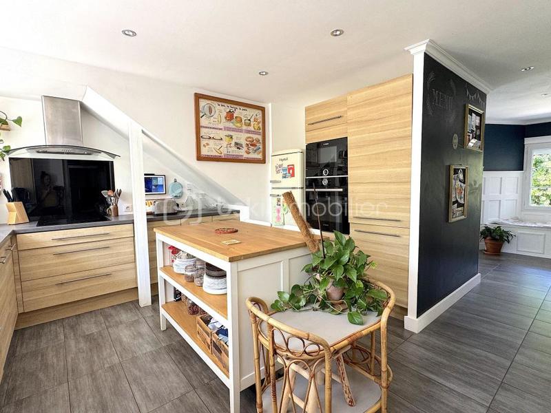 Maison en pierre - 240 m² - 8 pièces