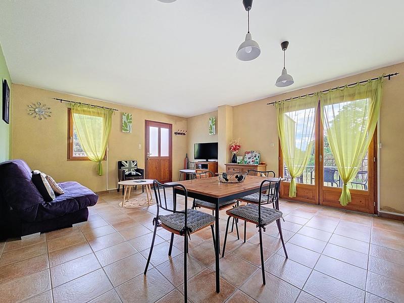 Maison - 220 m² - 7 pièces