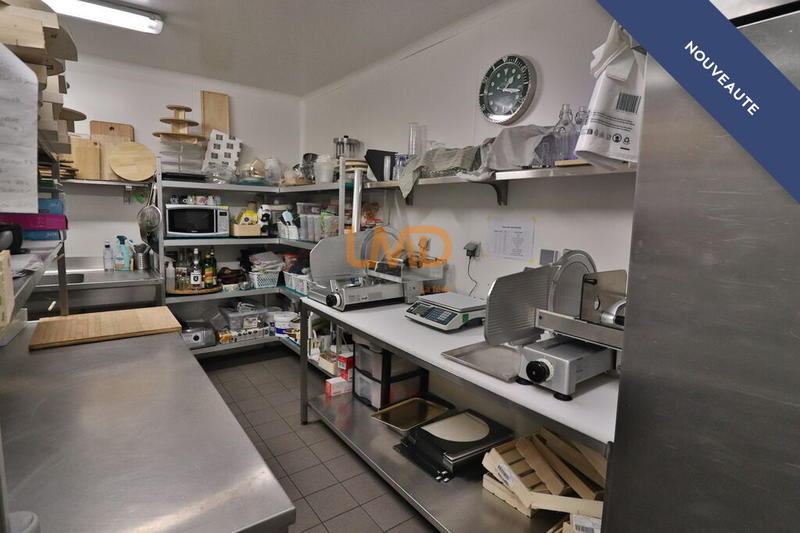 Local commercial - 80 m² - 4 pièces