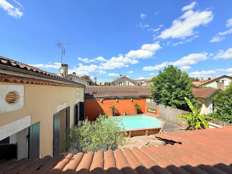 Maison - 201 m² - 7 pièces