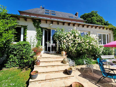 Maison - 210 m² - 7 pièces