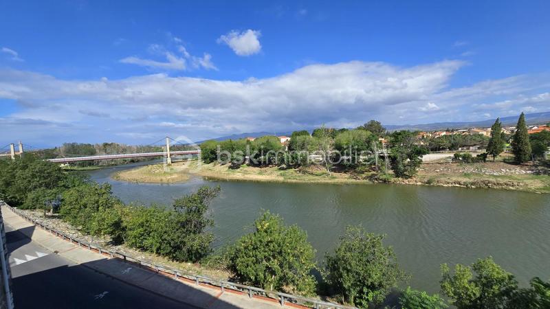 Loft - 81 m² - 2 pièces