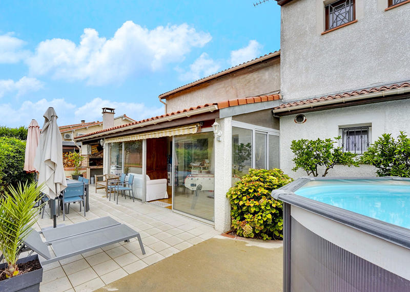 Maison - 180 m² - 6 pièces