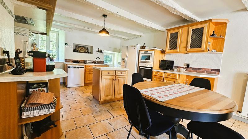 Maison - 286 m² - 9 pièces