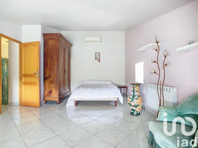 Maison - 285 m² - 16 pièces