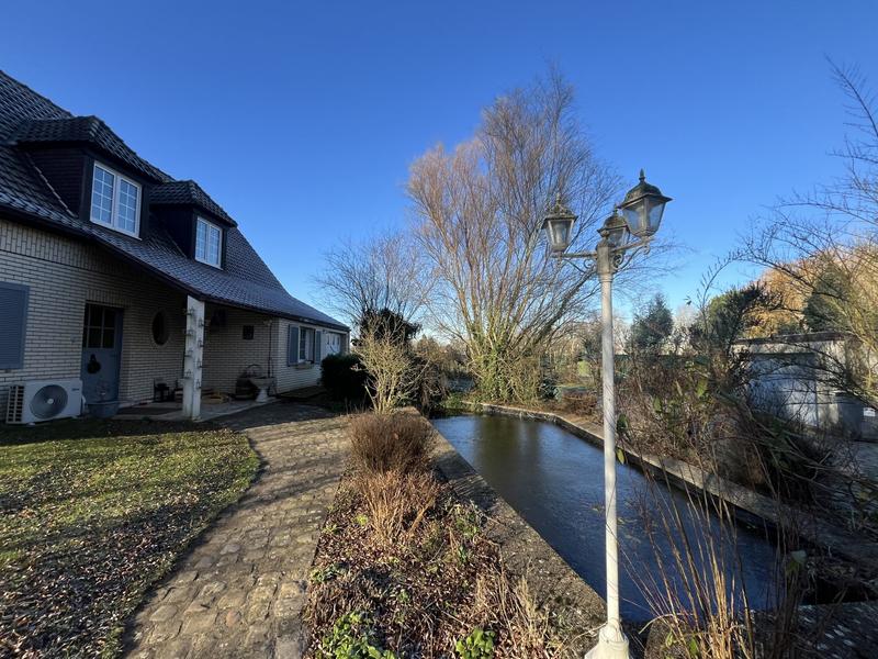 Maison - 221 m² - 7 pièces