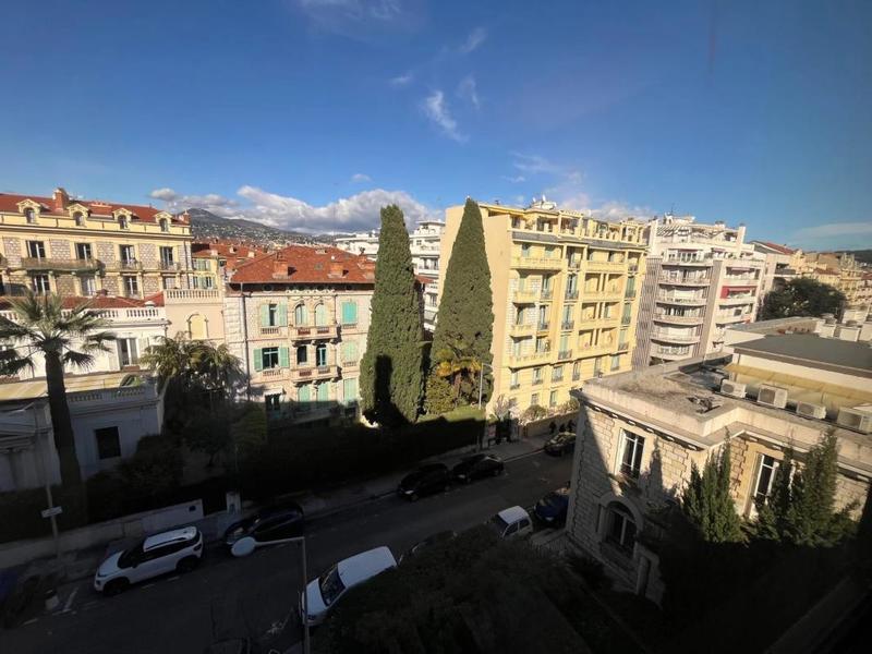 Bureau - 115 m² - 5 pièces