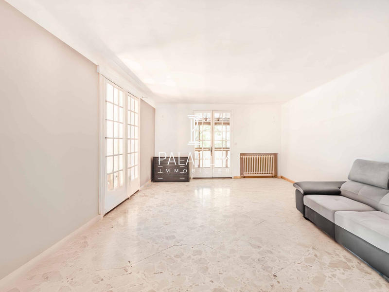 Maison - 210 m² - 8 pièces