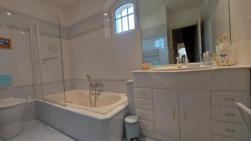 Villa - 210 m² - 6 pièces