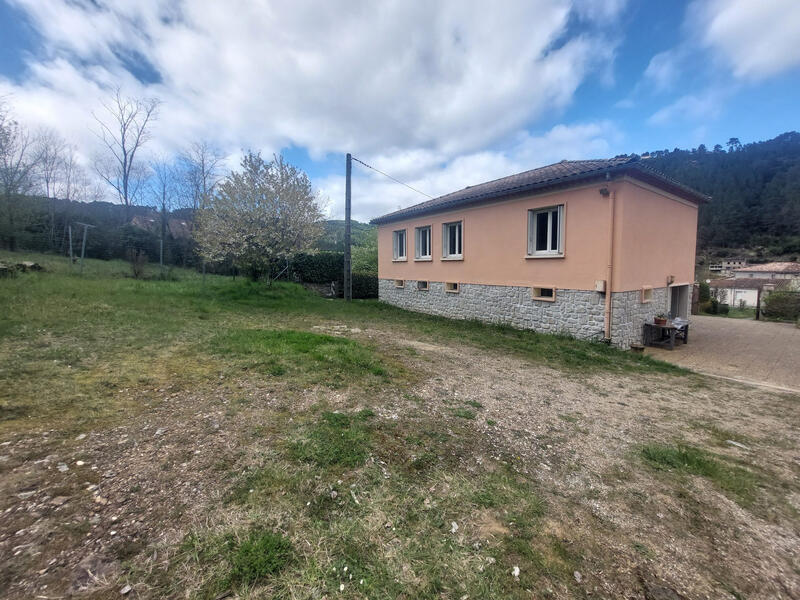 Maison traditionnelle - 75 m² - 5 pièces