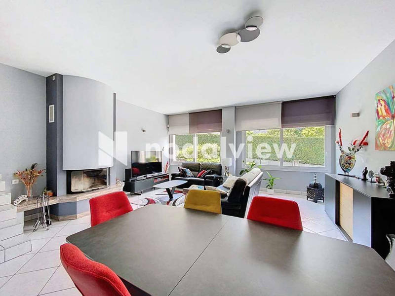 Maison - 195 m² - 8 pièces