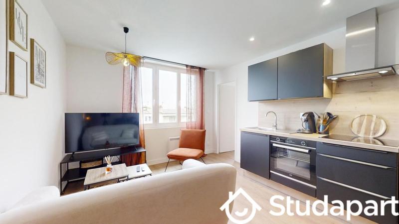 Chambre - 10 m² - 1 pièce