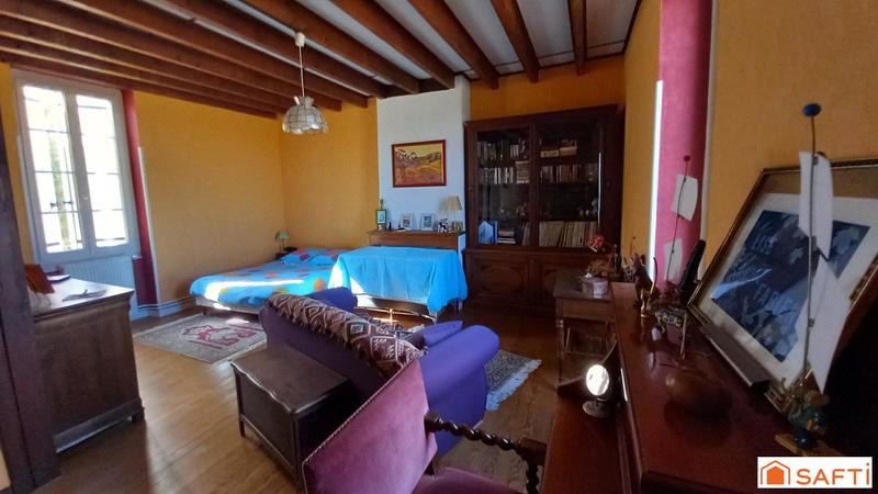 Maison - 220 m² - 6 pièces