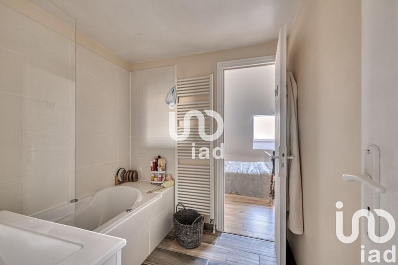 Maison - 237 m² - 8 pièces