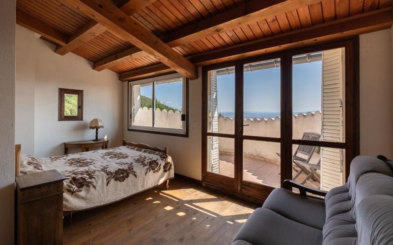 Maison - 210 m² - 5 pièces