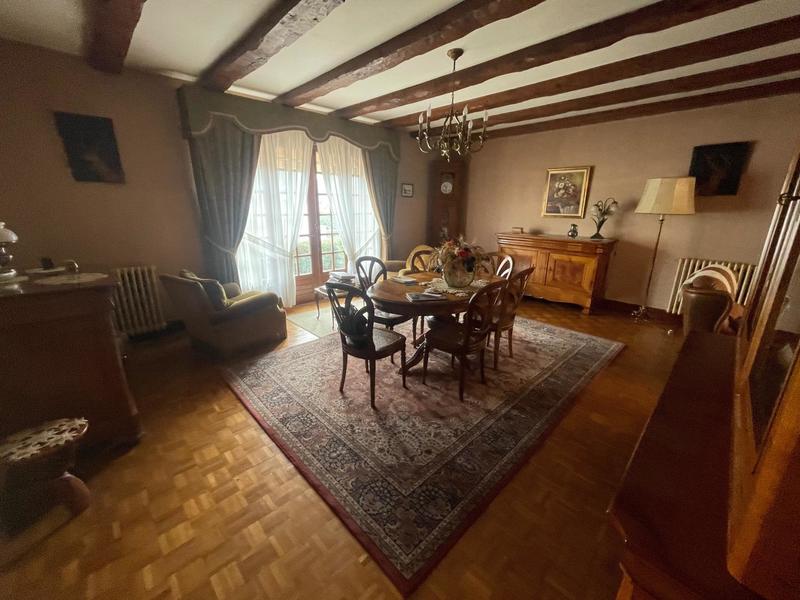 Maison - 142 m² - 8 pièces