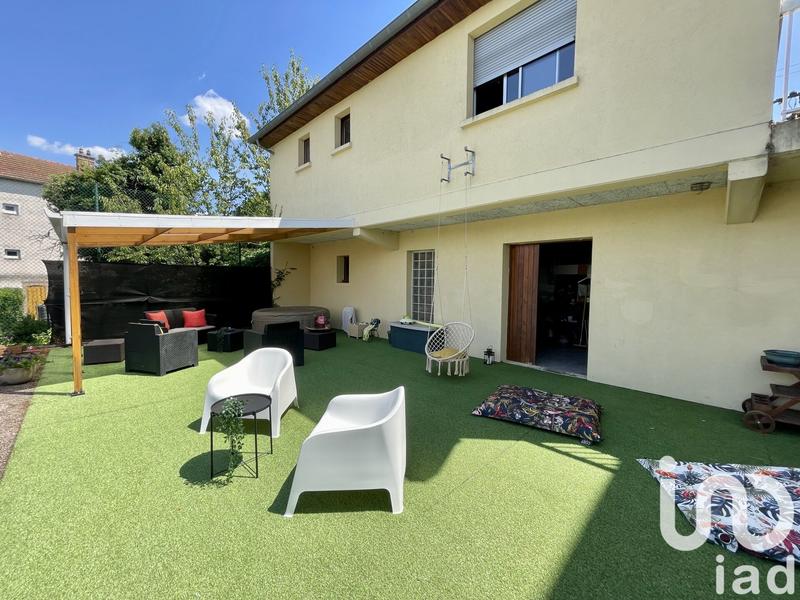 Maison - 189 m² - 9 pièces