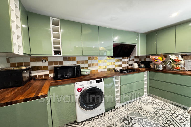 Maison - 200 m² - 8 pièces