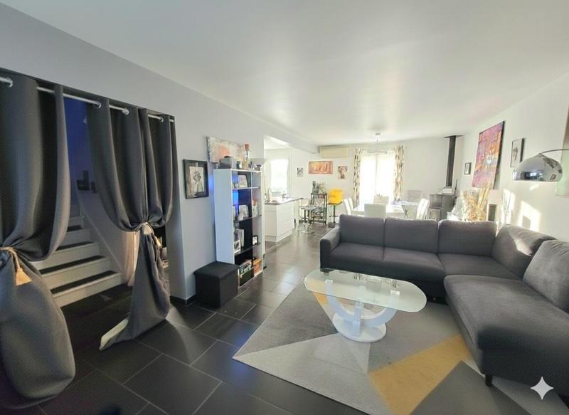 Maison - 95 m² - 4 pièces