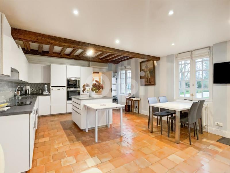 Propriété - 236 m² - 6 pièces