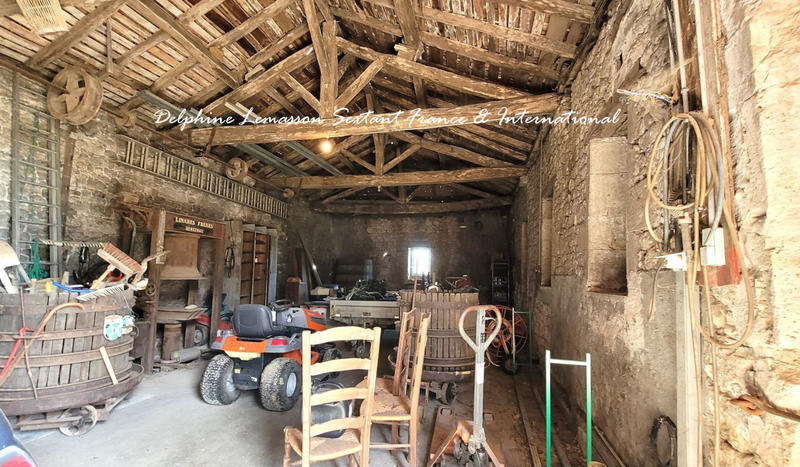 Maison - 435 m² - 13 pièces