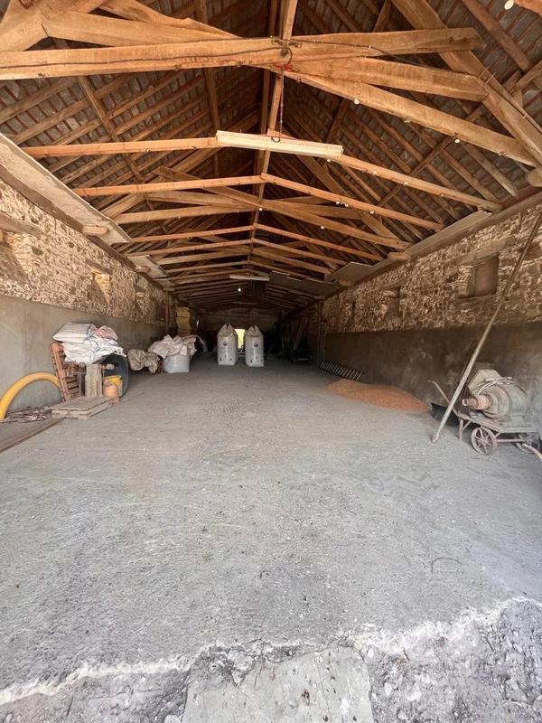 Maison - 185 m² - 9 pièces