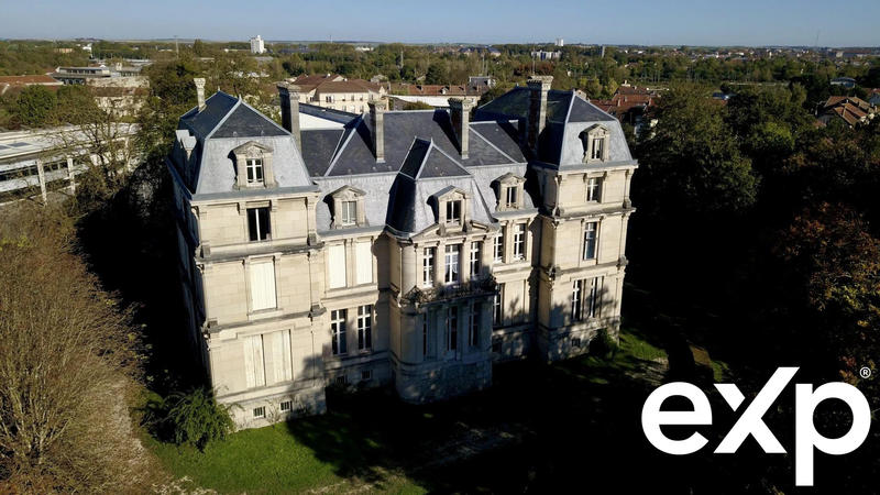Château - 1 200 m² - 26 pièces