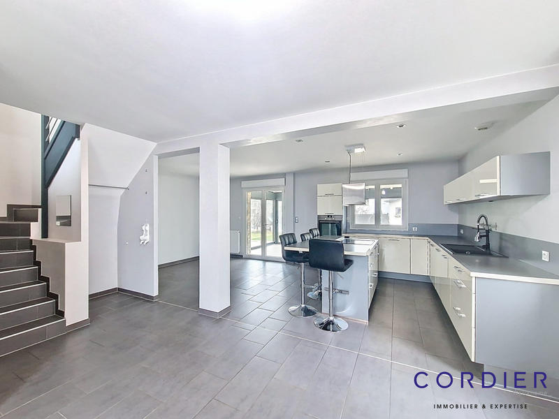 Maison - 124 m² - 4 pièces