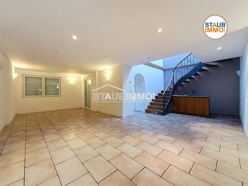 Maison - 287 m² - 8 pièces