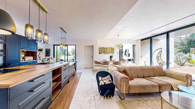 Villa - 202 m² - 7 pièces