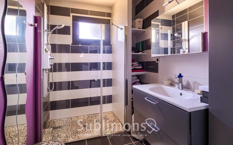 Maison traditionnelle - 157 m² - 6 pièces