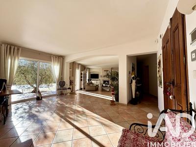 Maison - 260 m² - 7 pièces