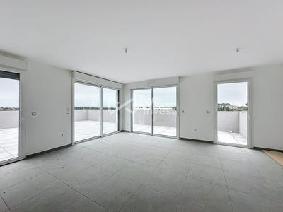 Appartement - 90 m² - 4 pièces