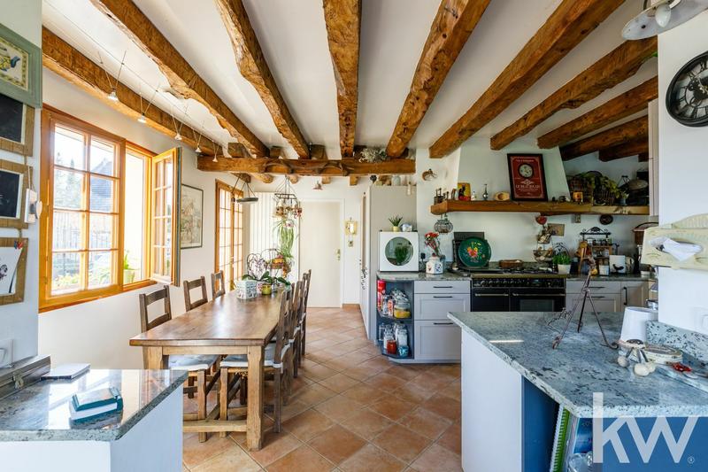 Maison - 210 m² - 7 pièces