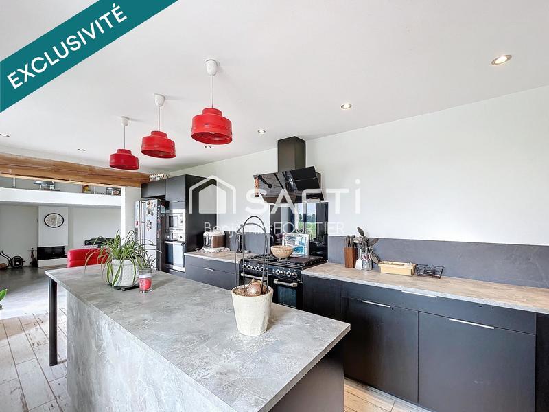 Maison - 212 m² - 8 pièces