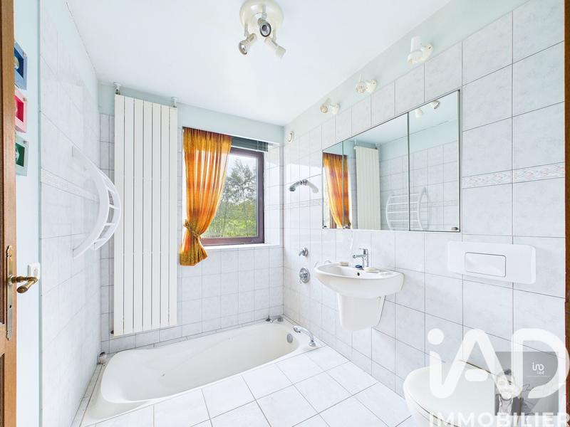 Maison - 230 m² - 8 pièces