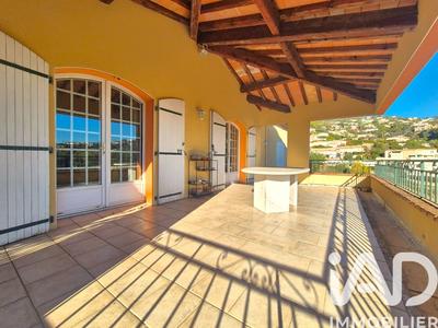 Maison - 332 m² - 10 pièces