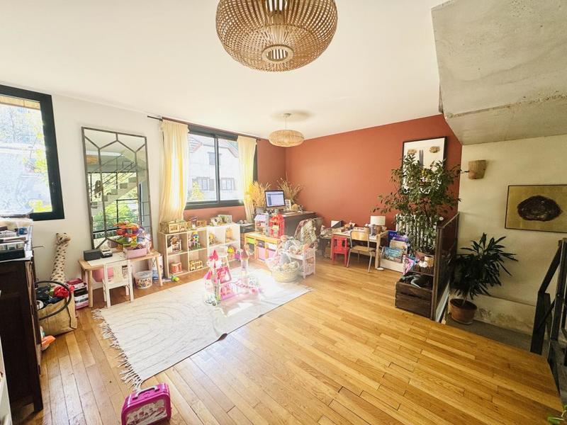 Maison - 200 m² - 6 pièces